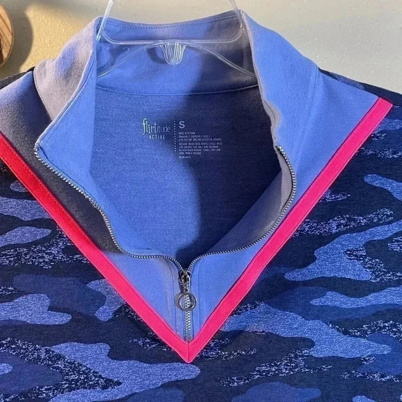 Flirtitude Active Blue Camo Workout Top Athleisure Jamestown Half Zip Sz S New - Picture 7 of 7